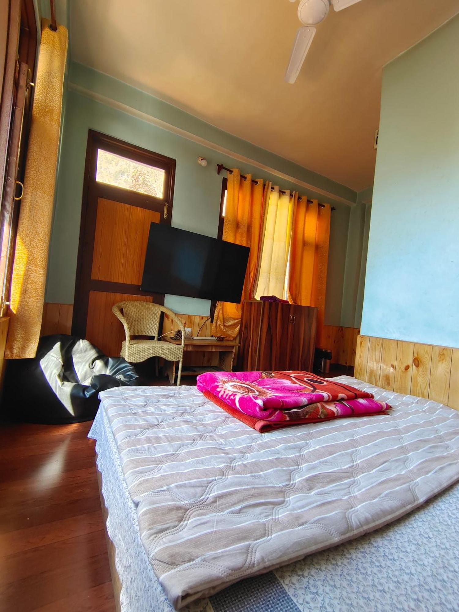 Trinity Homestay Kasol Bagian luar foto